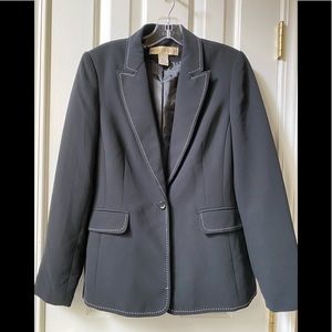 apostrophe black / white stitching blazer size S